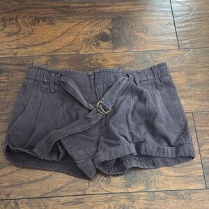 Vince Women's Gray Belted Shorts